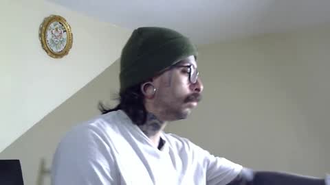 Snapshot of misternocturne chatting on December 4, 2025, 4:05 pm misternocturne online show from December 4, 2025, 4:05 pm