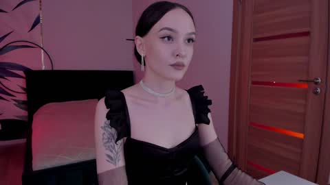 Snapshot of mistress_mialibra chatting on December 25, 2024, 6:09 am Mistress Mia online show from December 25, 2024, 6:09 am