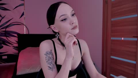 Snapshot of mistress_mialibra chatting on February 4, 2025, 12:00 pm Mistress Mia online show from February 4, 2025, 12:00 pm