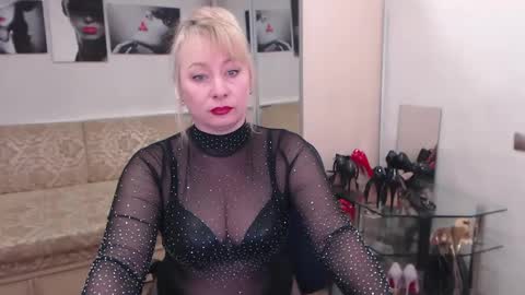 mistress_milfa online show from March 12, 2025, 6:44 pm