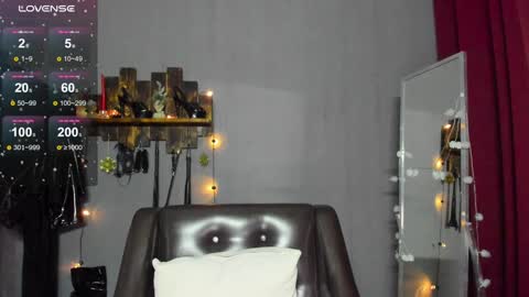 Snapshot of mistress_pamela_ chatting on January 5, 2025, 2:52 pm Mistress Pamela online show from January 5, 2025, 2:52 pm