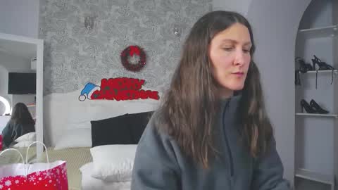 Snapshot of mistress_pamela_ chatting on December 5, 2025, 12:14 pm Mistress Pamela online show from December 5, 2025, 12:14 pm