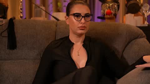 Mistress Kelly online show from November 23, 2025, 11:59 pm