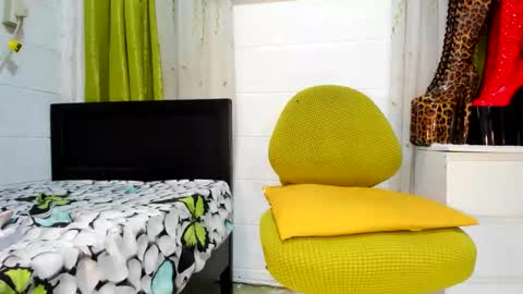 Snapshot of mistresstiffany69 chatting on October 6, 2025, 4:54 am Tiffany online show from October 6, 2025, 4:54 am