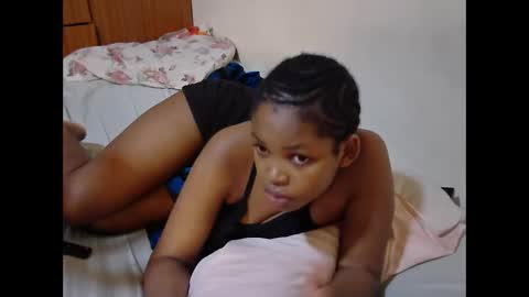 Snapshot of misty_shee chatting on September 19, 2025, 11:38 pm misty_shee online show from September 19, 2025, 11:38 pm
