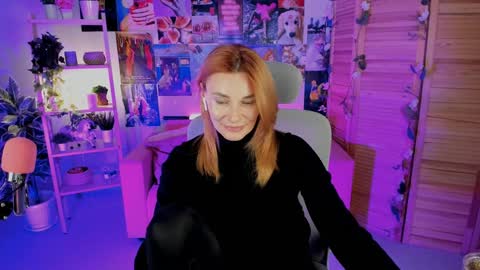 MistyBarnes NONUDE MODEL online show from December 9, 2024, 12:19 pm