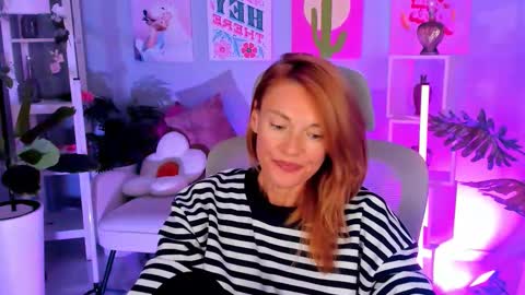 MistyBarnes NONUDE MODEL online show from October 12, 2025, 2:16 pm