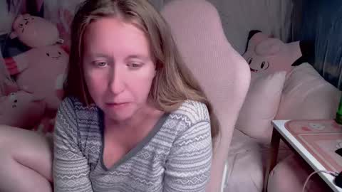 Snapshot of mistymystic chatting on November 25, 2025, 1:27 am Misty online show from November 25, 2025, 1:27 am