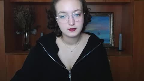 Snapshot of mistyrosee chatting on October 12, 2025, 10:47 am Aria online show from October 12, 2025, 10:47 am