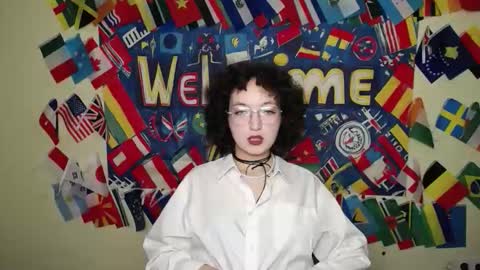 Snapshot of mistyrosee chatting on October 25, 2025, 11:40 am Aria online show from October 25, 2025, 11:40 am