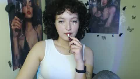 Snapshot of mistyrosee chatting on November 10, 2025, 1:54 pm Aria online show from November 10, 2025, 1:54 pm