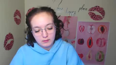 Snapshot of mistyrosee chatting on November 27, 2025, 7:43 am Aria online show from November 27, 2025, 7:43 am