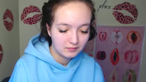 Snapshot of mistyrosee chatting on November 28, 2025, 7:55 am Aria online show from November 28, 2025, 7:55 am