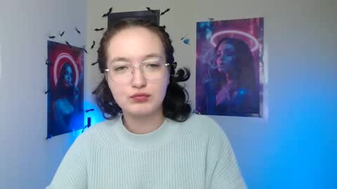 Snapshot of mistyrosee chatting on December 5, 2025, 8:01 am Aria online show from December 5, 2025, 8:01 am