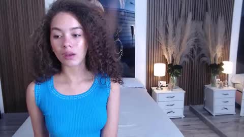 Snapshot of miticabrennet chatting on September 25, 2025, 3:21 am Mtica Brennet online show from September 25, 2025, 3:21 am