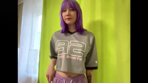 Mila online show from October 17, 2025, 10:07 am