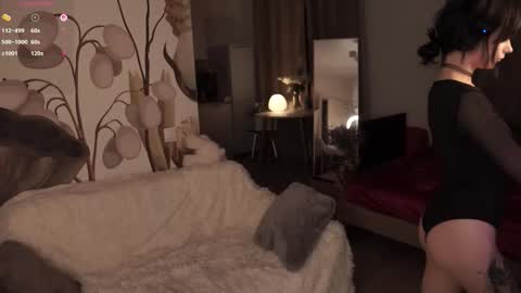 Yuka online show from October 3, 2025, 4:37 pm