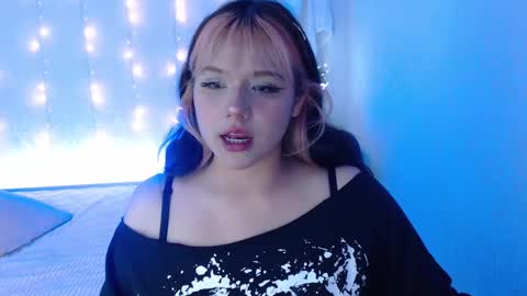 Snapshot of mixie_cute chatting on December 4, 2024, 9:13 pm mixie_cute online show from December 4, 2024, 9:13 pm