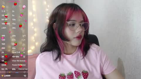 Snapshot of mixie_cute chatting on January 26, 2025, 8:45 pm mixie_cute online show from January 26, 2025, 8:45 pm