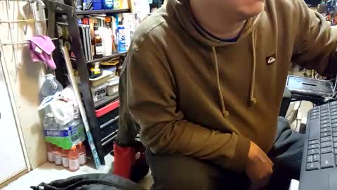 J online show from December 17, 2025, 11:49 am