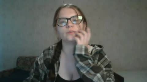 Snapshot of miyabe chatting on December 14, 2024, 10:13 am Milana online show from December 14, 2024, 10:13 am