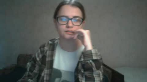 Snapshot of miyabe chatting on December 16, 2024, 11:01 am Milana online show from December 16, 2024, 11:01 am