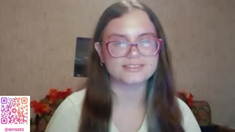 Snapshot of miyabe chatting on October 10, 2025, 1:43 pm Milana online show from October 10, 2025, 1:43 pm