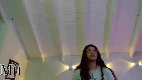 Snapshot of mizzhell_ chatting on October 22, 2025, 12:38 pm mizzhell_ online show from October 22, 2025, 12:38 pm