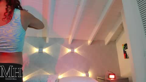 Snapshot of mizzhell_ chatting on November 13, 2025, 12:26 pm mizzhell_ online show from November 13, 2025, 12:26 pm