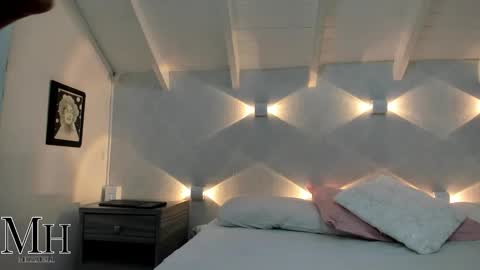 Snapshot of mizzhell_ chatting on November 24, 2025, 12:38 pm mizzhell_ online show from November 24, 2025, 12:38 pm