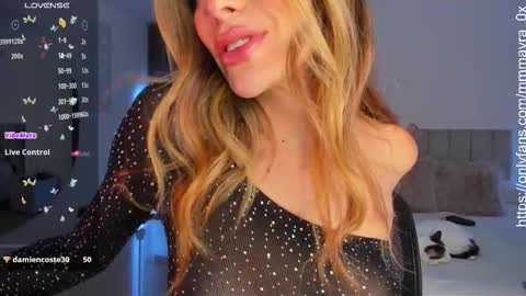 MAYRA   online show from November 7, 2025, 11:05 pm