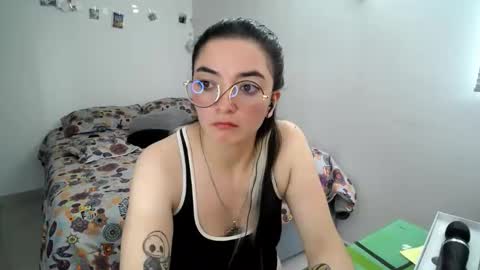 Sam online show from November 19, 2025, 4:18 pm