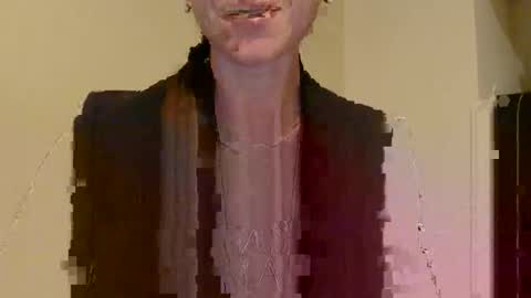 Snapshot of modesta1413 chatting on November 17, 2025, 9:42 pm Aurora online show from November 17, 2025, 9:42 pm