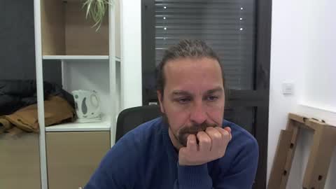 Snapshot of moi9876543210 chatting on January 30, 2025, 12:06 pm Julien online show from January 30, 2025, 12:06 pm