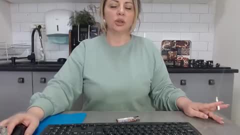 erika online show from January 19, 2025, 1:12 pm