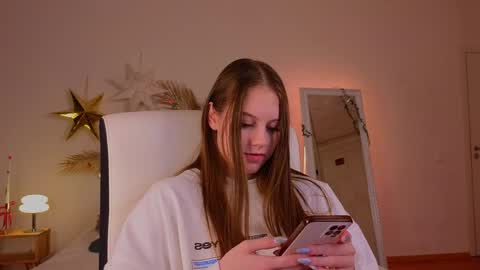Snapshot of mol1y_kitten chatting on December 30, 2024, 3:58 am Molly online show from December 30, 2024, 3:58 am
