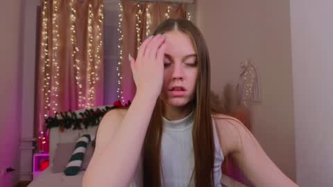 Snapshot of mol1y_kitten chatting on January 4, 2025, 12:27 am Molly online show from January 4, 2025, 12:27 am