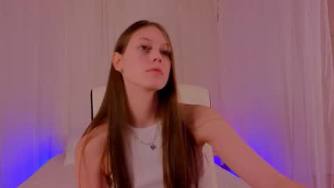 Snapshot of mol1y_kitten chatting on October 2, 2025, 9:22 pm Molly online show from October 2, 2025, 9:22 pm