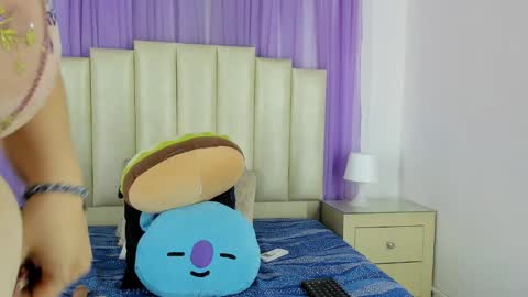 Snapshot of molliebue1 chatting on December 12, 2024, 12:12 pm Hey Guys Im Mollie online show from December 12, 2024, 12:12 pm