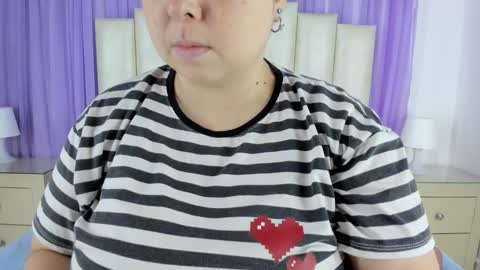 Snapshot of molliebue1 chatting on December 17, 2024, 12:22 pm Hey Guys Im Mollie online show from December 17, 2024, 12:22 pm