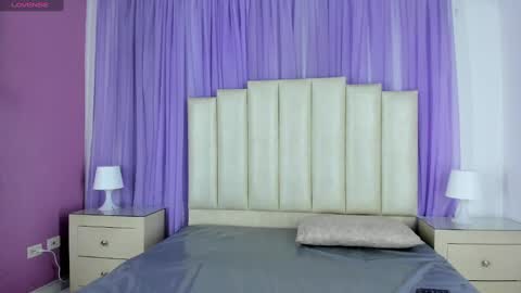 Snapshot of molliebue1 chatting on January 9, 2025, 12:09 pm Hey Guys Im Mollie online show from January 9, 2025, 12:09 pm