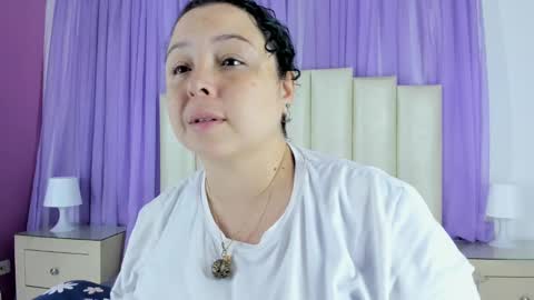Snapshot of molliebue1 chatting on January 18, 2025, 12:15 pm Hey Guys Im Mollie online show from January 18, 2025, 12:15 pm