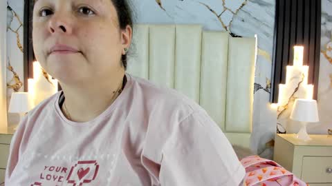 Snapshot of molliebue1 chatting on January 23, 2025, 12:19 pm Hey Guys Im Mollie online show from January 23, 2025, 12:19 pm