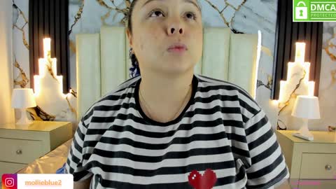 Snapshot of molliebue1 chatting on January 25, 2025, 12:05 pm Hey Guys Im Mollie online show from January 25, 2025, 12:05 pm