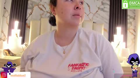 Snapshot of molliebue1 chatting on February 9, 2025, 12:19 pm Hey Guys Im Mollie online show from February 9, 2025, 12:19 pm