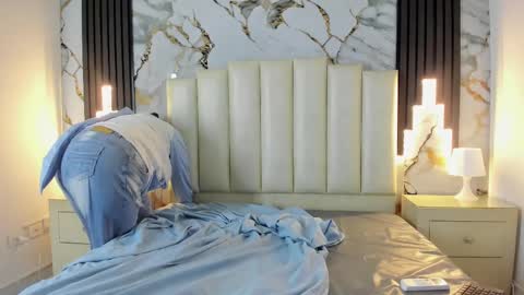 Snapshot of molliebue1 chatting on February 12, 2025, 12:22 pm Hey Guys Im Mollie online show from February 12, 2025, 12:22 pm