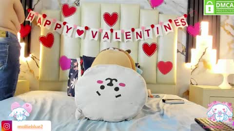 Snapshot of molliebue1 chatting on February 14, 2025, 6:19 pm Hey Guys Im Mollie online show from February 14, 2025, 6:19 pm