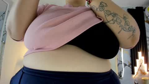 Snapshot of molliebue1 chatting on October 11, 2025, 12:47 pm Hey Guys Im Mollie online show from October 11, 2025, 12:47 pm