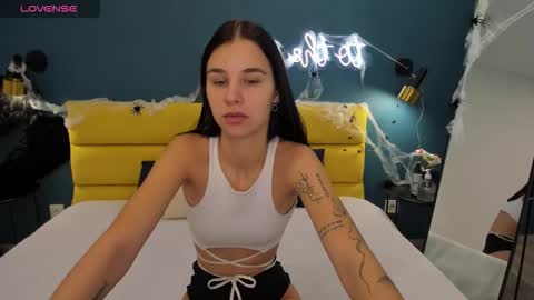 Molly  online show from October 27, 2025, 1:53 am