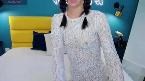 Molly  online show from November 30, 2025, 2:04 am